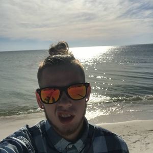 Meet your Posher, Zeke